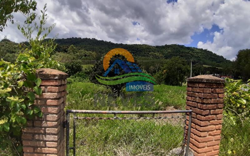 CHÁCARA À VENDA ENTRE SERRA NEGRA E LINDÓIA/SP