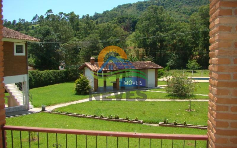 CHÁCARA À VENDA ENTRE SERRA NEGRA E LINDÓIA/SP