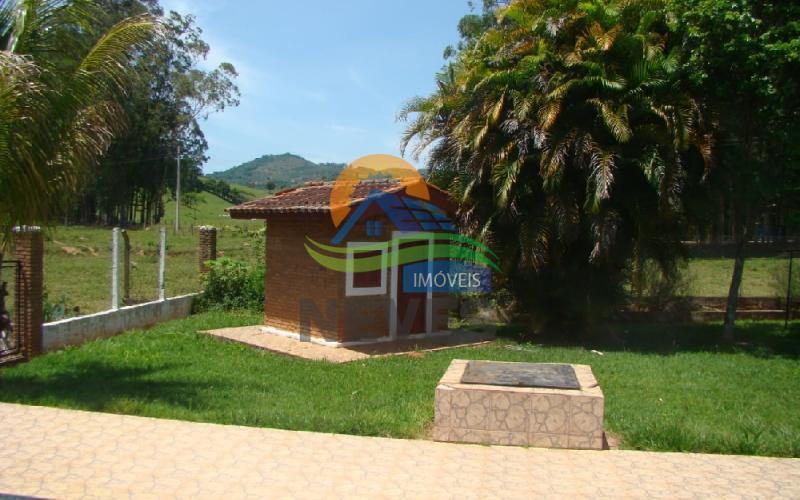 CHÁCARA À VENDA ENTRE SERRA NEGRA E LINDÓIA/SP