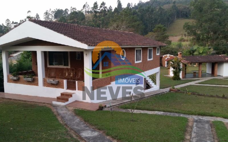 CHÁCARA À VENDA ENTRE SERRA NEGRA E LINDÓIA/SP