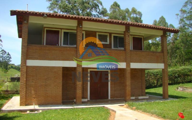 CHÁCARA À VENDA ENTRE SERRA NEGRA E LINDÓIA/SP